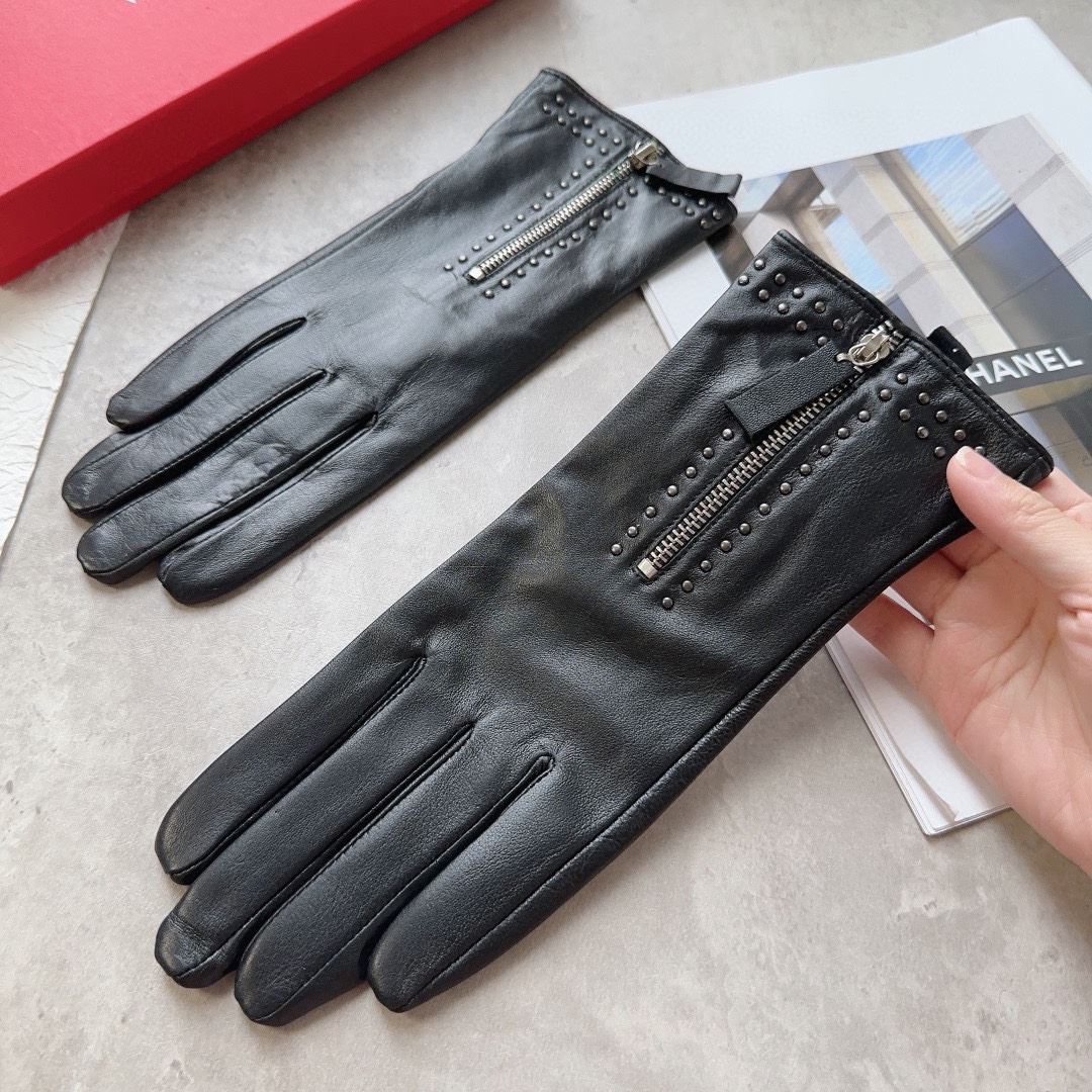 Valentino Gloves